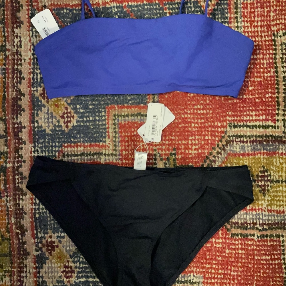 Eres Les Essentials- Azur Duni and Cavale Duni